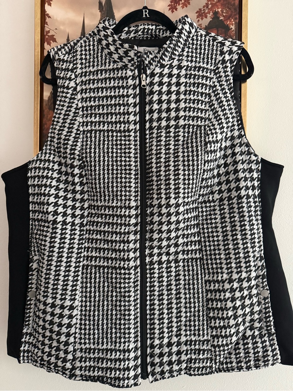Women’s Black & White Houndstooth Zip Front Vest